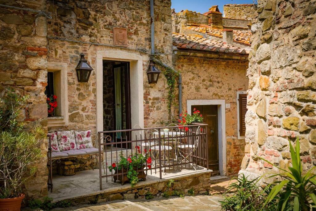 Inn Piazza In Montemerano, The Heart Of Tuscany Exterior foto
